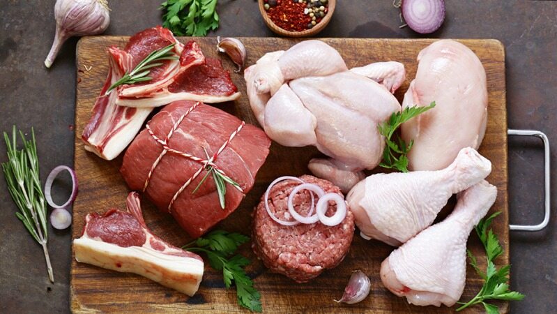 قیمت مرغ تا پایان سال تغییر نمی‌کند/ بازار گوشت قرمز و توزیع گوشت روسی