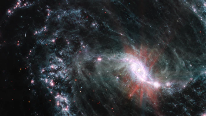 تصاویر شگفت انگیز از فضای میان ستاره‌ای توسط تلسکوپ جیمز وب
