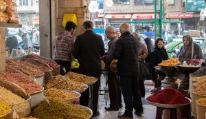 استقبال مردم از نوروز با جیب خالی و قیمت های نجومی آجیل و خشکبار