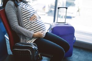 زنان بارداری که قصد سفر دارند به این نکات ضروری توجه کنند