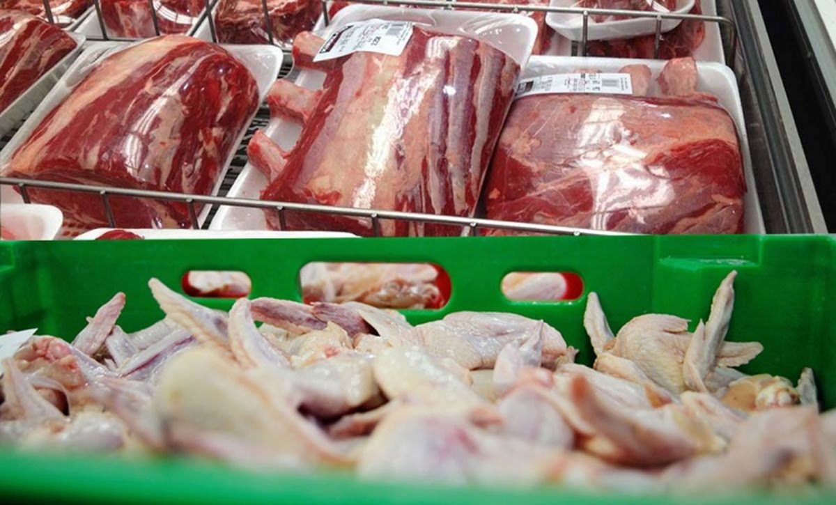 گوشت قرمز گوسفندی و گوشت مرغ بسته بندی شده در بازار چند+ جدول