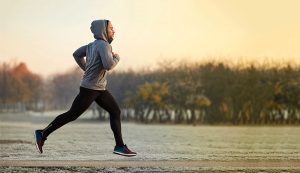 چگونه به دویدن و پیاده روی اصولی عادت کنیم؟+ ۹ روش کاربردی