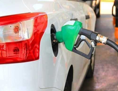 خودروهای داخلی چقدر بنزین مصرف می کنند؟