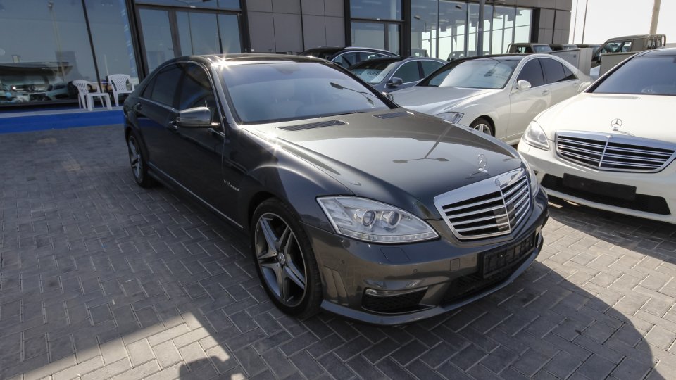 سرمایه‌گذاران ایرانی به بازار خودروهای دست دوم امارت هجوم بردند!