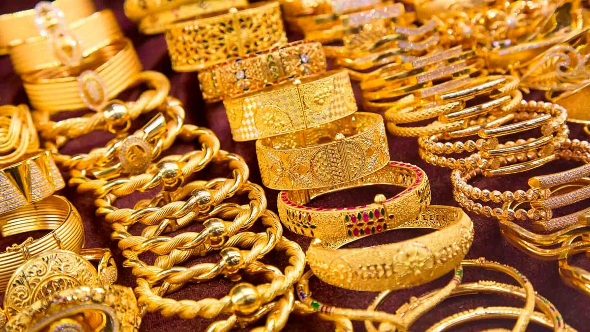 چرا قیمت طلا علی رغم افزایش قیمت دلار کاهش یافت؟