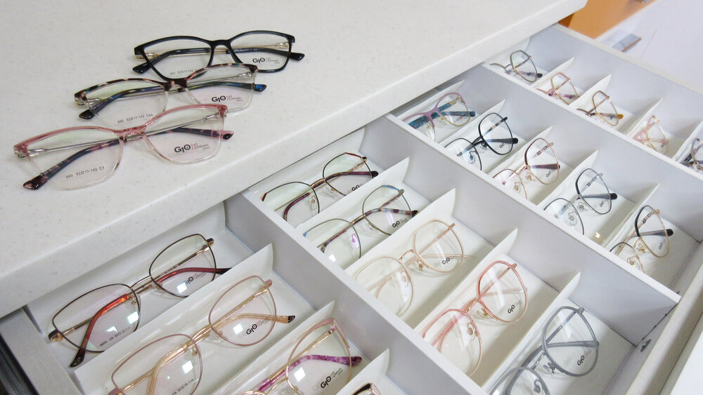 افزایش ۲۰۰ درصدی قیمت عینک/ وقتی عینک ها چند بار تعمیر می شوند!