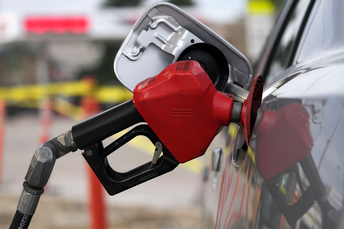 سناریوی ۹۸ بنزین در حال تکرار شدن است؟/ باید منتظر افزایش ۳ برابری قیمت بنزین باشیم؟
