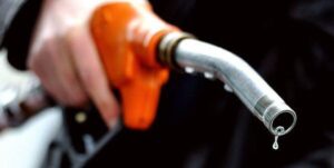 تاریخ تصمیم گیری درباره افزایش قیمت بنزین اعلام شد