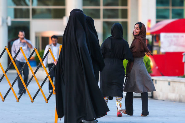 با جریمه های میلیونی می توان مساله حجاب را حل کرد؟