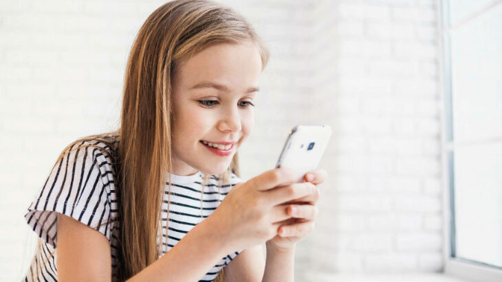بهترین سن برای دادن گوشی هوشمند به کودکان چه سنی است؟