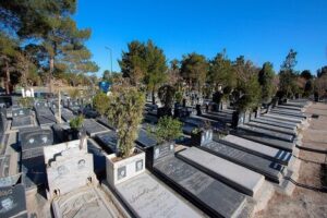 وقتی مردگان و قبرها به محل درآمد تبدیل می شوند/ از قبرهای مجانی تا ۶۰۰ میلیون تومانی!