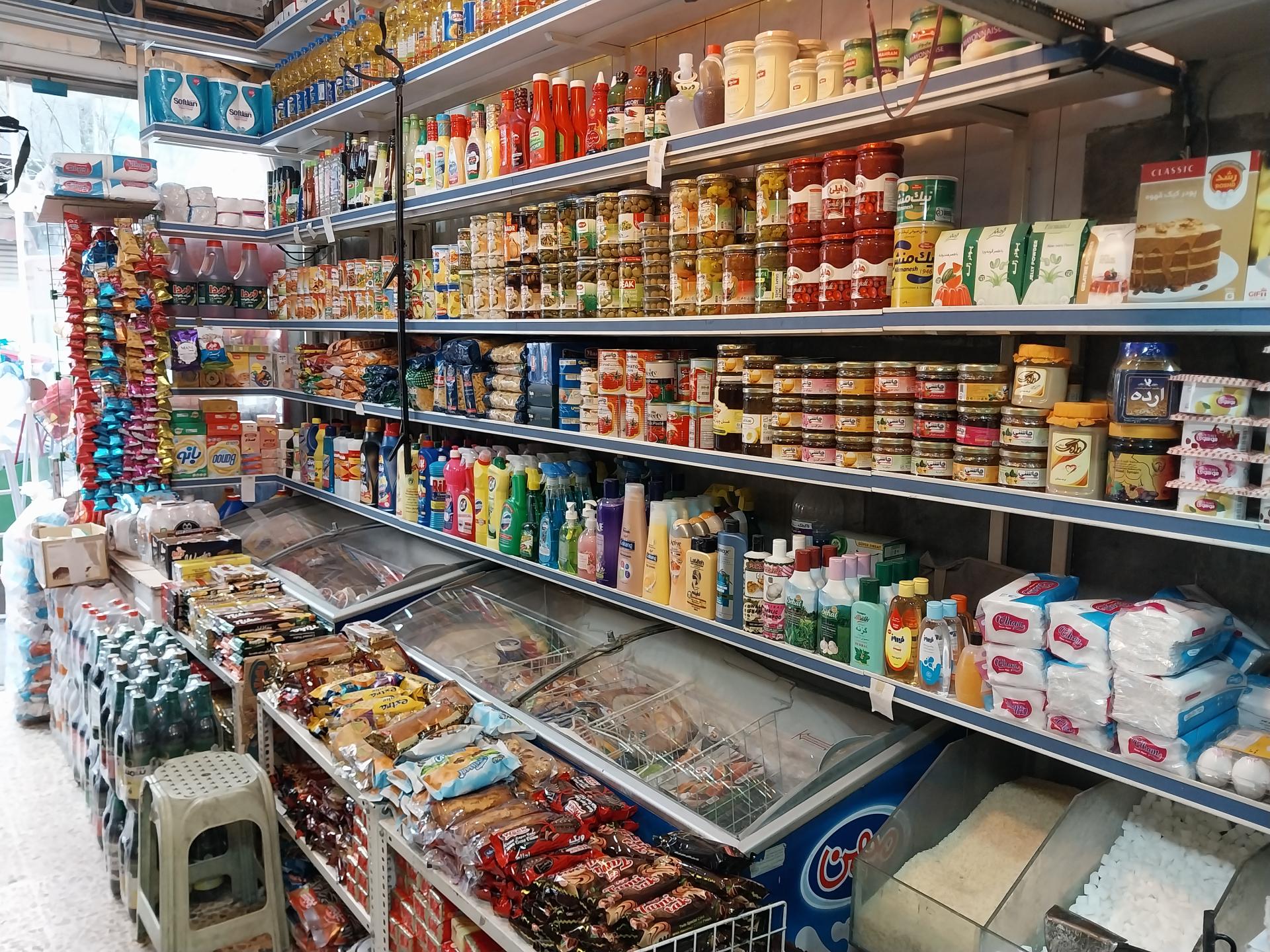 چرا خرید مردم از سوپرمارکت ها ۵۰ درصد کاهش یافته است؟