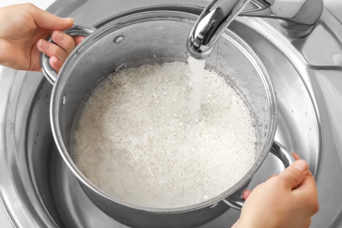 شستن برنج قبل از پخت؛ لازم است یا نه؟