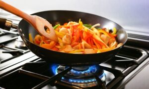 این ۵ غذا را به هیچ وجه دوبار گرم نکنید/ چگونه غذا را به طور ایمن گرم کنیم؟