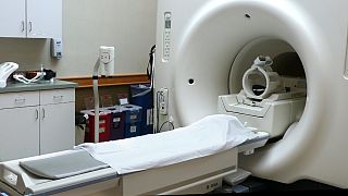 ترکش مهاجرت پزشکان به دستگاه های MRI برخورد کرد/ دستگاه هست، متخصص نیست!