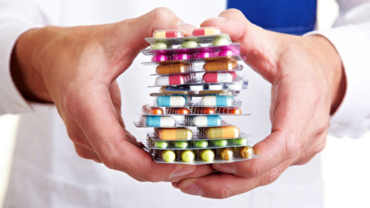 مصرف خودسرانه داروها و مکمل‌ها چه عواقبی دارد؟