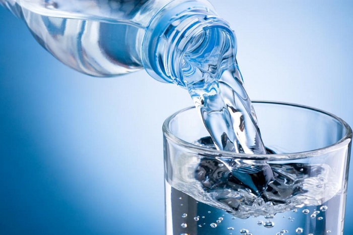 آب لوله کشی بخوریم بهتر است یا آب درون بطری؟