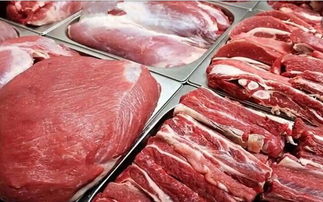 عرضه  گوشت گرم در فروشگاه های زنجیره ای با قیمت ۳۱۰ هزار تومان