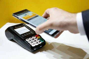 چگونه با موبایل پول پرداخت کنیم؟/نحوه عملکرد دستگاه NFC