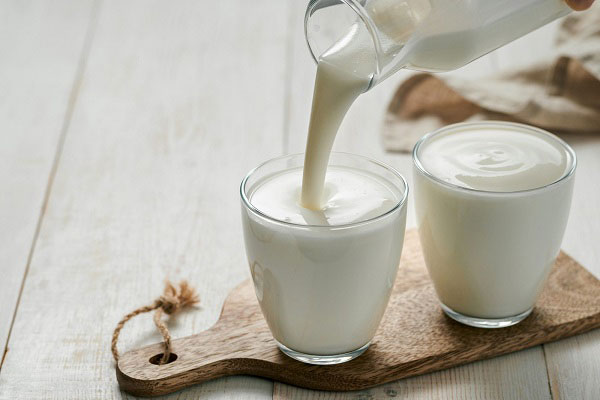 خوردن کدام شیر بهتر است سرد یا گرم؟