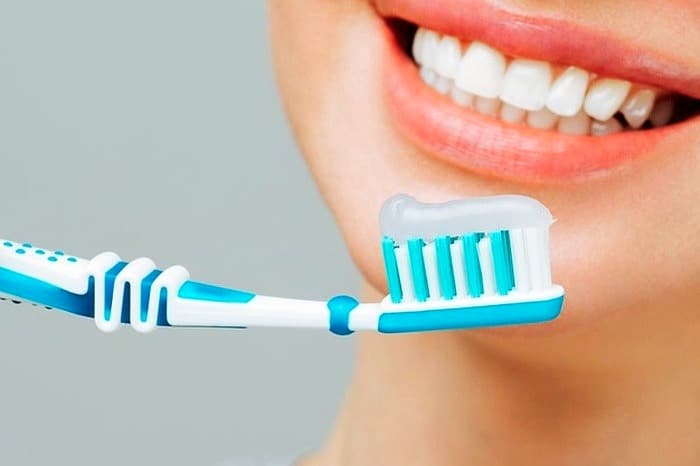 راهکارهای ساده برای کمک به حفظ سلامتی و زیبایی دندان ها