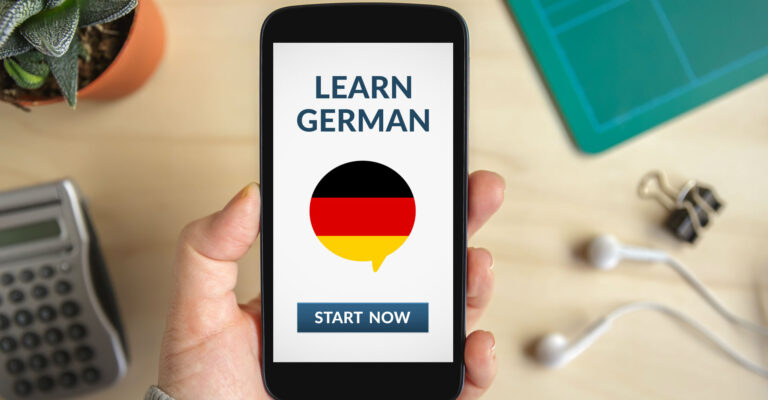 بررسی کامل مزایای یادگیری زبان آلمانی با EZDeutsch از دیدگاه زبان‌آموزان