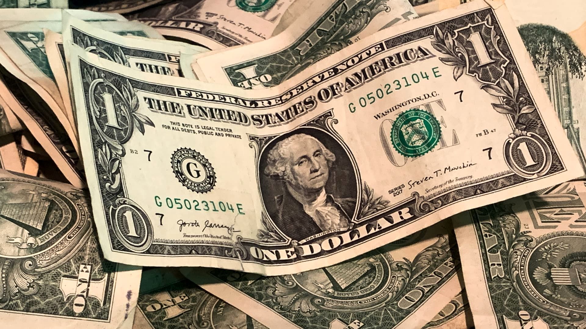 آخرین وضعیت بازار ارز ۲۵ فروردین ۱۴۰۴/ دلار توافقی ۶۹ هزار تومانی شد