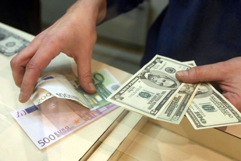 آخرین قیمت دلار، یورو و سایر ارزها امروز دوشنبه ۲۲ اردیبهشت ۱۴۰۴+ جدول