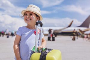 قیمت بلیط هواپیما در سفرهای داخلی و خارجی برای کودکان و نوزادان چگونه محاسبه می‌شود؟