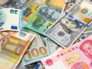 آخرین قیمت دلار، یورو و انواع ارز امروز ۱۲ خرداد ۱۴۰۴+ جدول