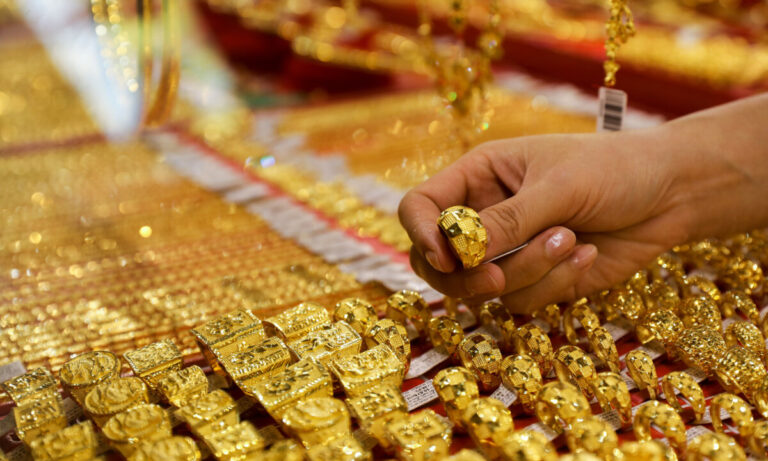 آخرین وضعیت بازار طلا و سکه ۱۱ تیر ۱۴۰۴/ طلا نزولی شد