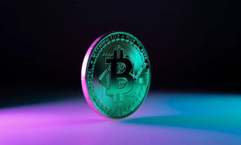 پیش بینی قیمت بیت کوین تا آخر تابستان/ بیت کوین کانال ۱۳۵ هزار دلار فتح می‌کند؟