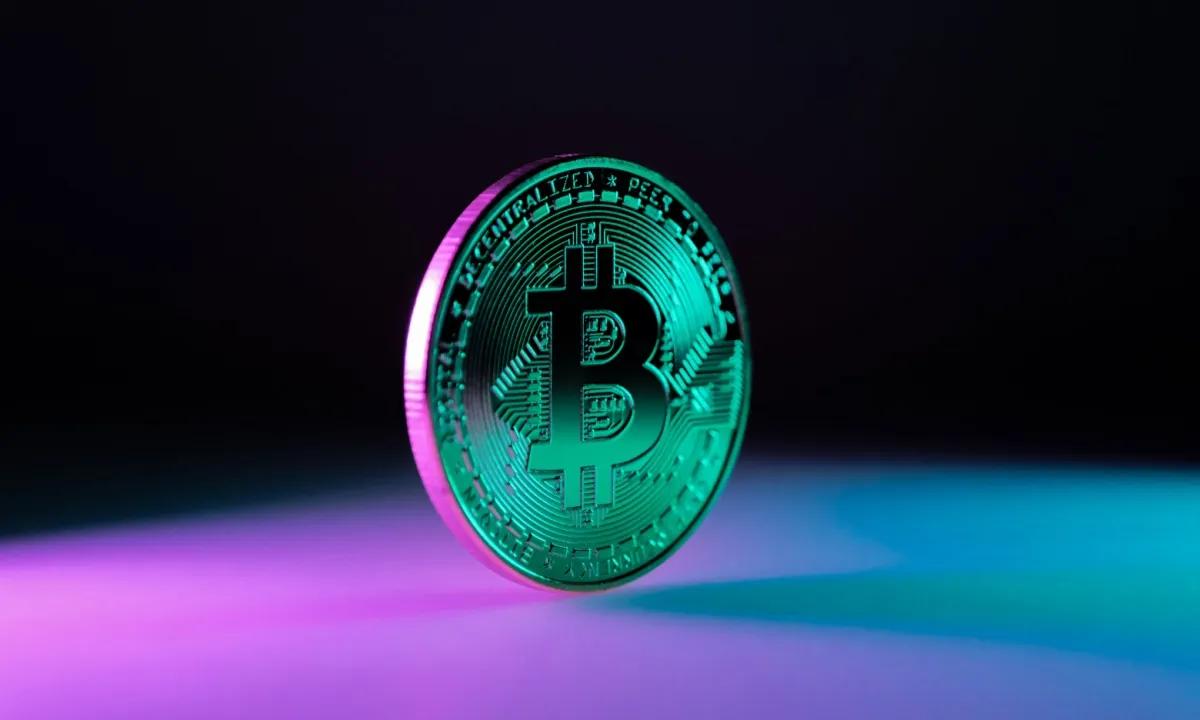 پیش بینی قیمت بیت کوین تا آخر تابستان/ بیت کوین کانال ۱۳۵ هزار دلار فتح می‌کند؟