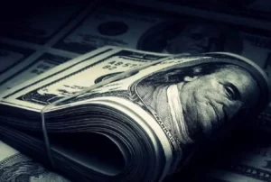 ورود دو سیگنال قیمتی به بازار ارز/ اکنون زمان مناسب خرید دلار نیست!
