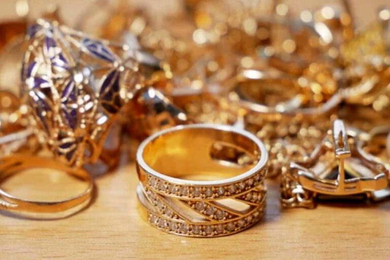 آخرین قیمت طلا و سکه امروز پنجشنبه ۱۲ تیر ۱۴۰۴+ جدول