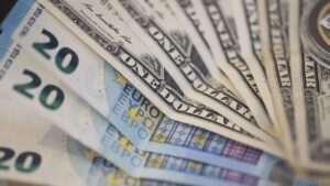 آخرین قیمت دلار، یورو و سایر ارزها امروز ۱۸ شهریور ۱۴۰۴+ جدول