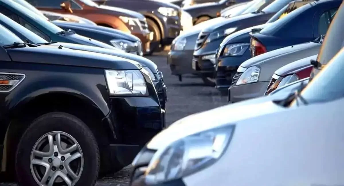 اختلاف قیمت خودروهای ایران خودرو از کارخانه تا بازار در یازدهمین طرح فروش چقدر است؟