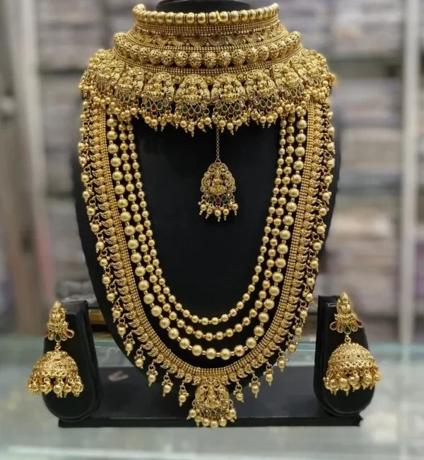 آخرین وضعیت بازار طلا و سکه ۲۴ آذر ۱۴۰۴/ طلا همچنان می تازد