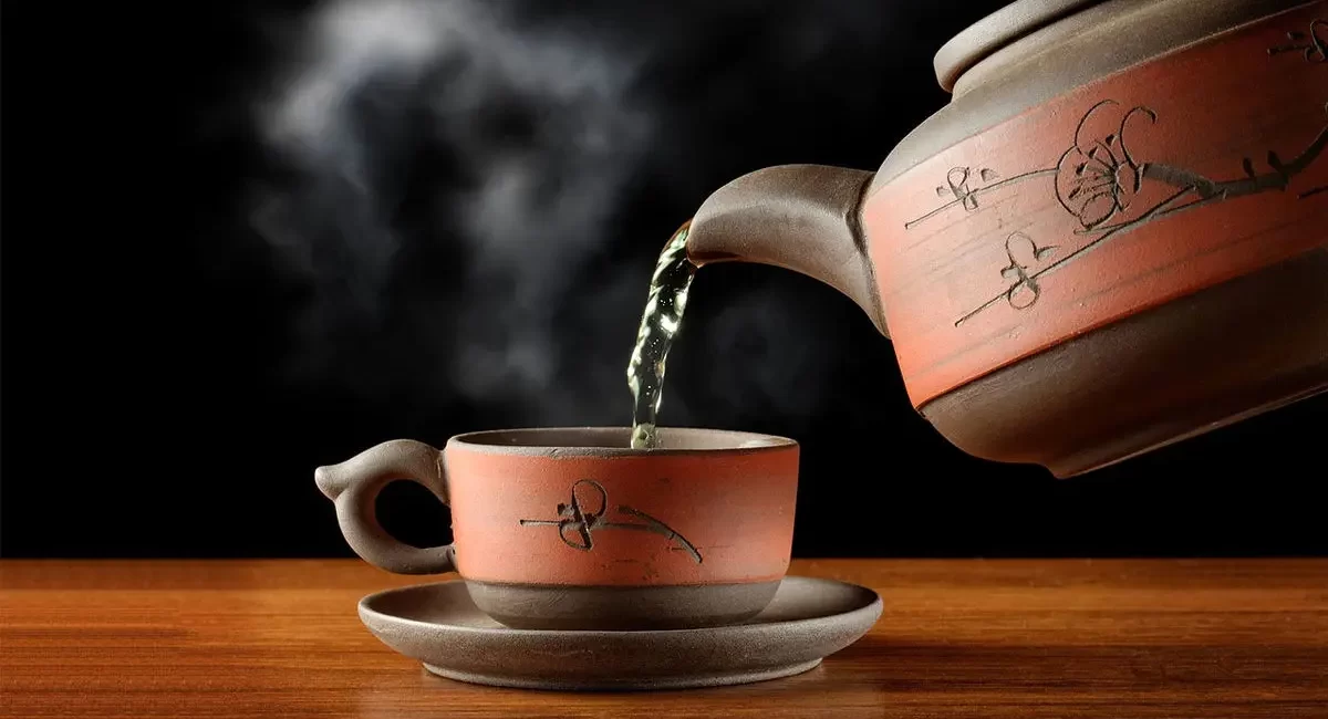 نوشیدن مداوم چای داغ باعث افزایش خطر ابتلا به سرطان مری می شود
