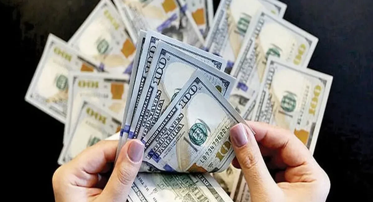 پیش‌بینی قیمت دلار؛ احتمال بازگشت به کانال ۱۵۰ هزار تومانی یا صعود تا ۱۶۵ هزار تومان